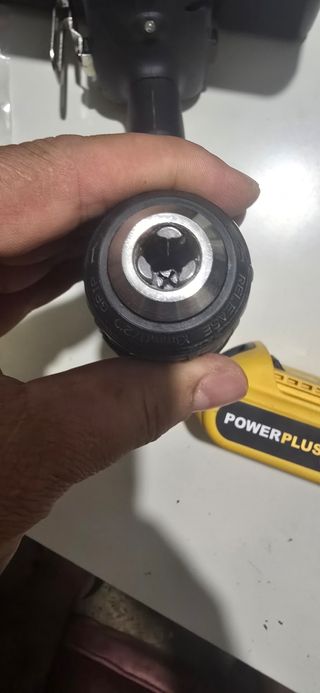 Taladro percutor Powerplus 20V