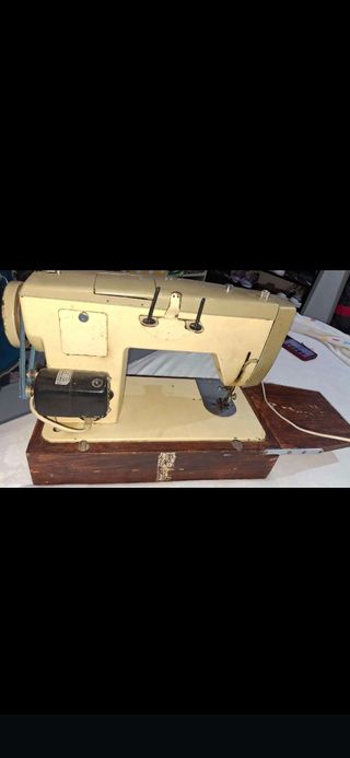 Máquina coser Wertheim Antigua