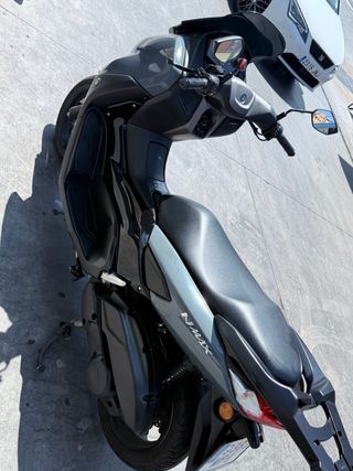 Yamaha NMAX 2024: Moto Scooter