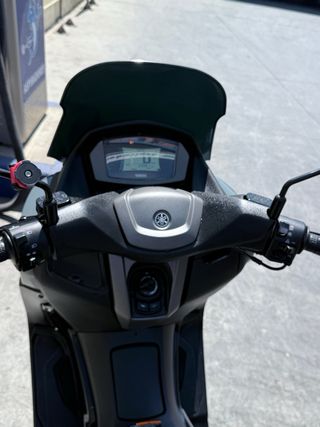 Yamaha NMAX 2024: Moto Scooter