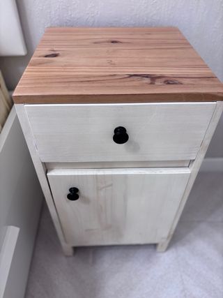 Mesita noche madera - blanco/marrón. NEGOCIABLE. 
