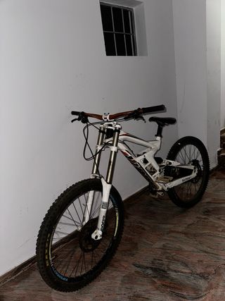 Bicicleta descenso SCOTT