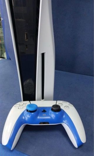 PS5 (PlayStation 5) Blanca y Azul