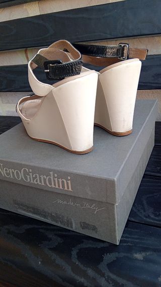 Janet &Janet  - Sandalo Zeppa Bianco/Nero