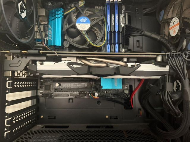 Gráfica MSI GeForce GTX 1070 Ti Armor