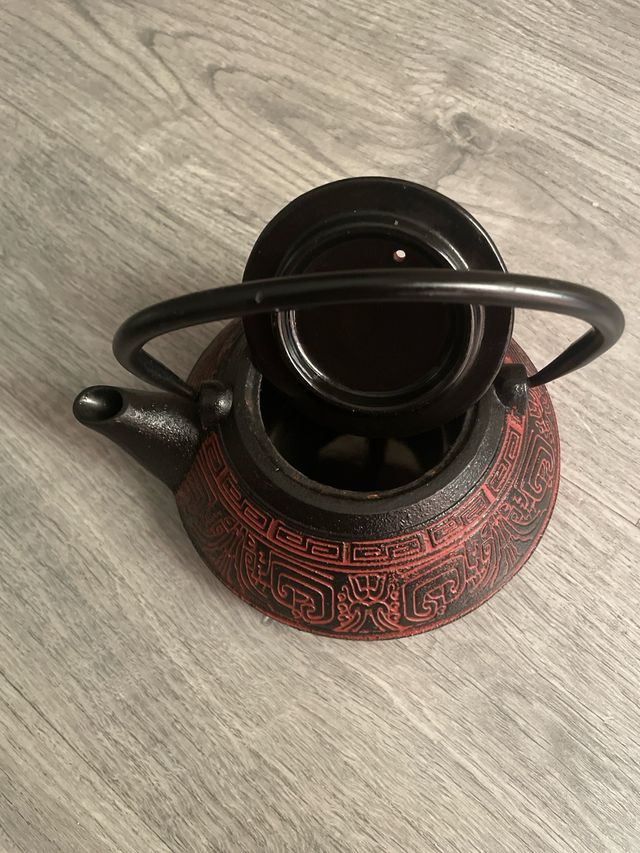 Teiera Ibibi in ghisa rossa