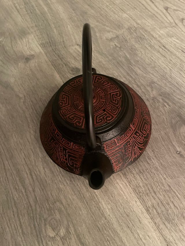 Teiera Ibibi in ghisa rossa