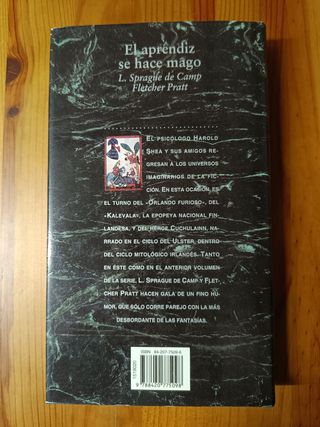 Novelas de fantasía y ficción, primeras ediciones.