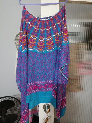 Blusa playera turquesa estampada