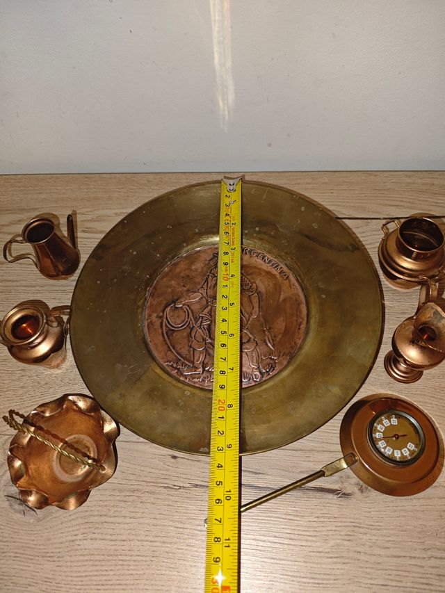 Un plato y un Juego Miniaturas Cobre