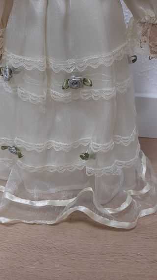Muñeca porcelana comunión o novia precio 35e.