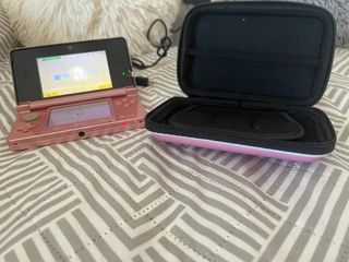 Nintendo 3DS Rosa + 5 Juegos