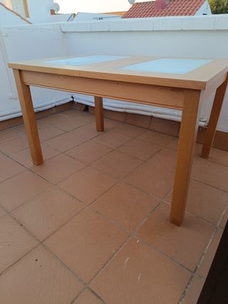 Mesa extensible + 4 sillas madera