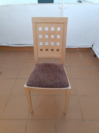 Mesa extensible + 4 sillas madera