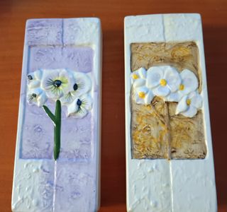 2 Jarrones  (recipientes de agua para radiadores)