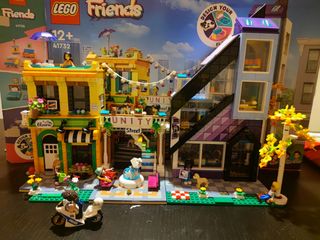 LEGO Friends 41732: Floristería y Tienda de diseño