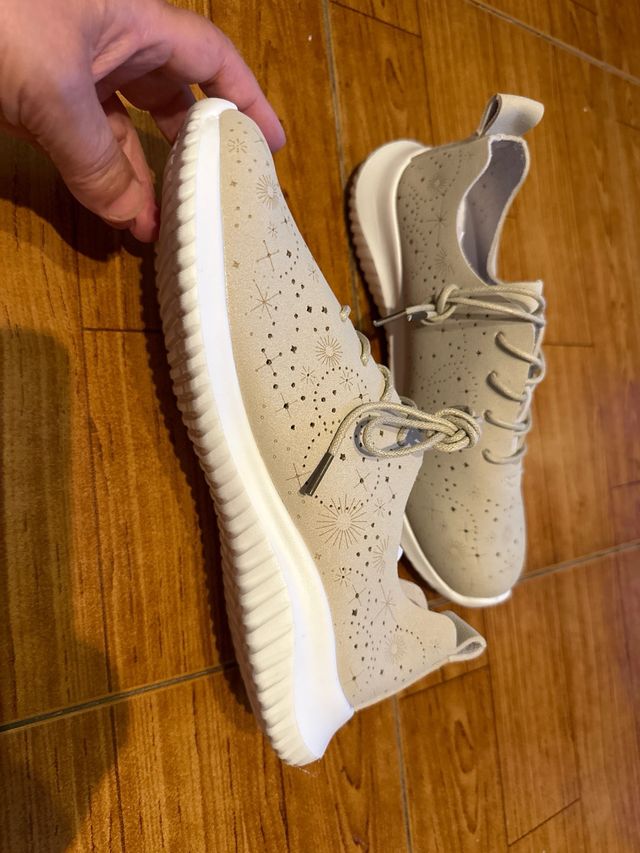 Zapatillas deportivas beige talla 39
