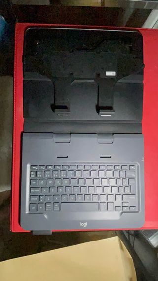 Funda teclado Lógic para tablet