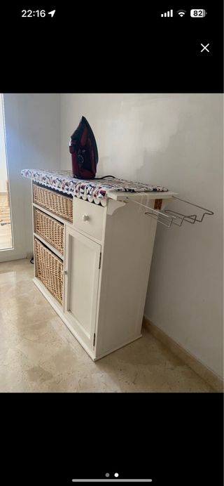 Mueble planchar con cestas