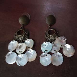 Pendientes flamenca nácar metal
