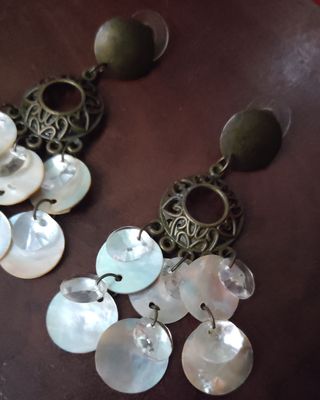 Pendientes flamenca nácar metal