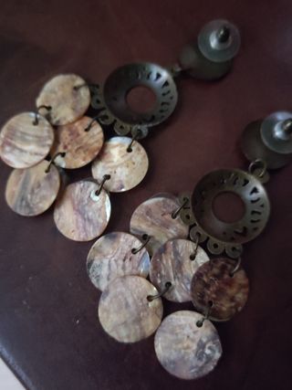 Pendientes flamenca nácar metal