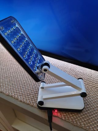 Lámpara LED portátil plegable y recargable