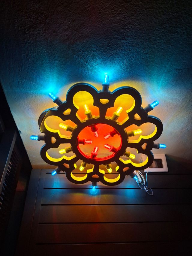 Luminaria a parete colorata