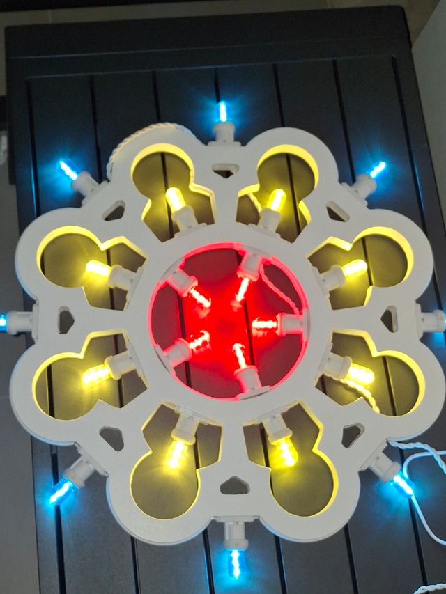 Luminaria a parete colorata