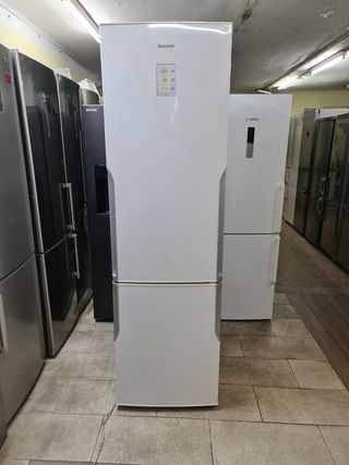 Nevera Panasonic A+: Frigorífico blanco