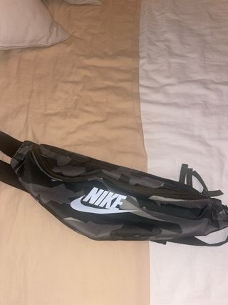 Riñonera Nike camuflaje