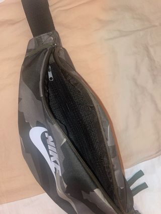 Riñonera Nike camuflaje