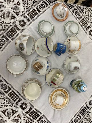 Juego de tazas de té antiguas