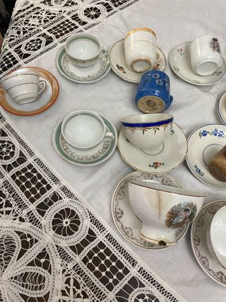 Juego de tazas de té antiguas