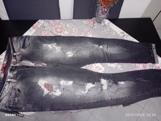 Jeans strappati grigio scuro