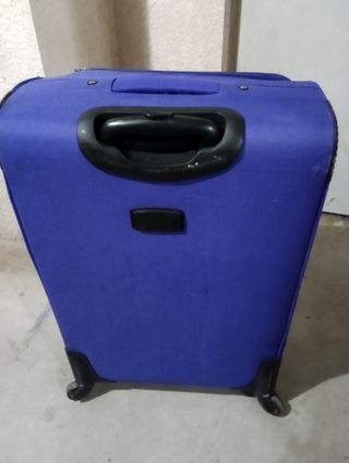 Maleta grande morada viaje 