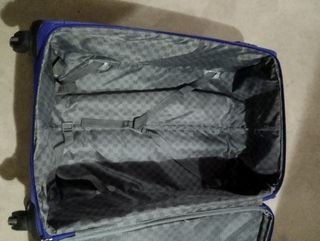 Maleta grande morada viaje 