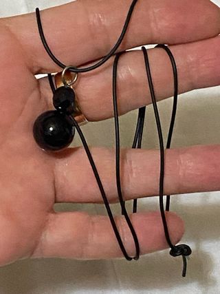 Collana ciondolo nero elegante