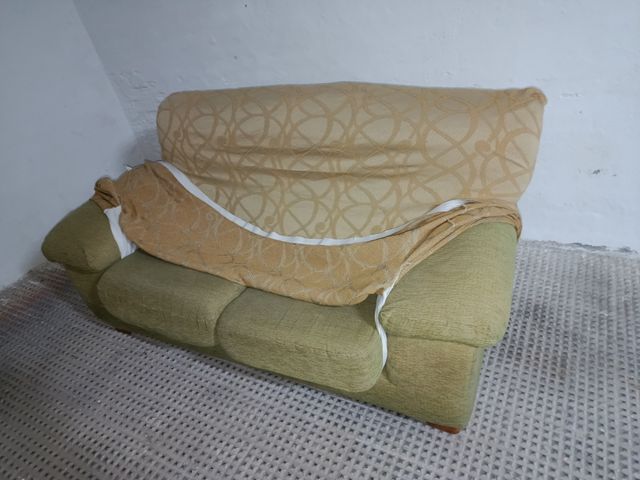 Sofá 2 plazas beige y verde