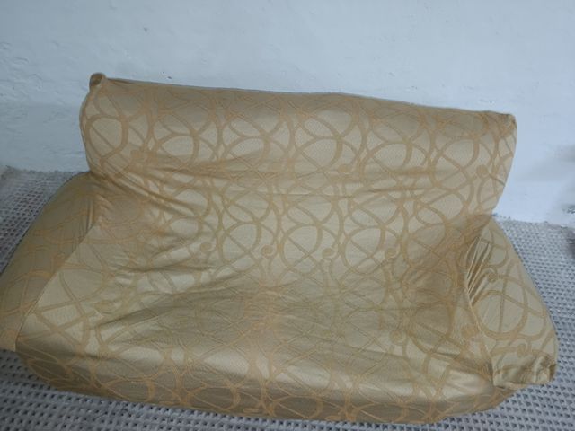 Sofá 2 plazas beige y verde