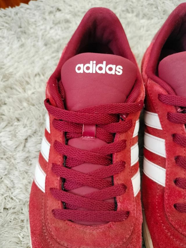 Zapatillas Adidas rojas y blancas