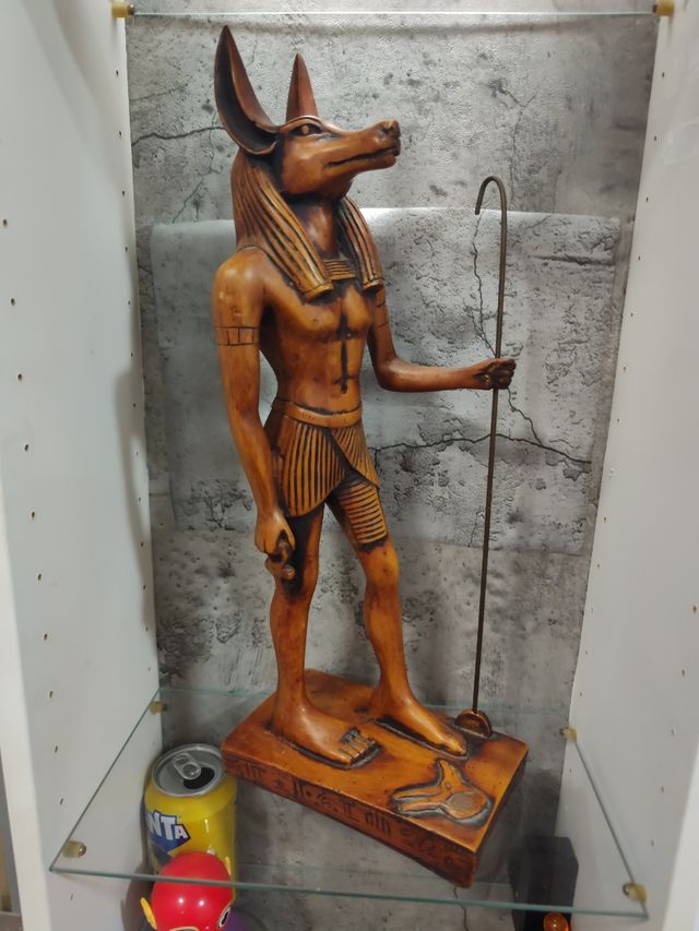 Estatua Anubis