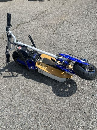 Patinete eléctrico con asiento especial golf