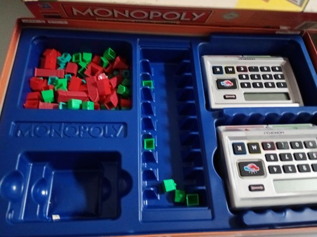 Monopoly Electrónico Mundial, para completar otros