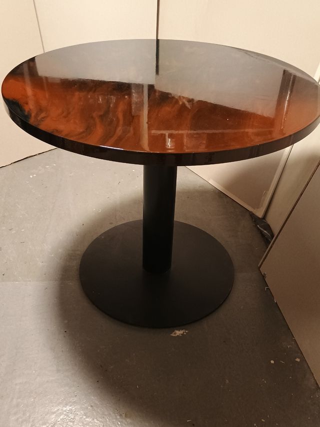 Mesa redonda resina marrón-negra
