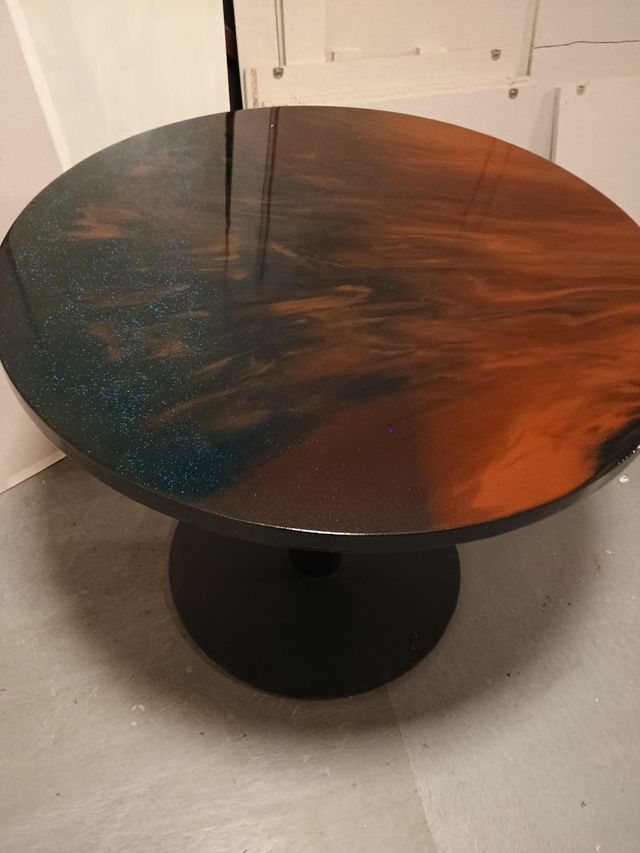 Mesa redonda resina marrón-negra