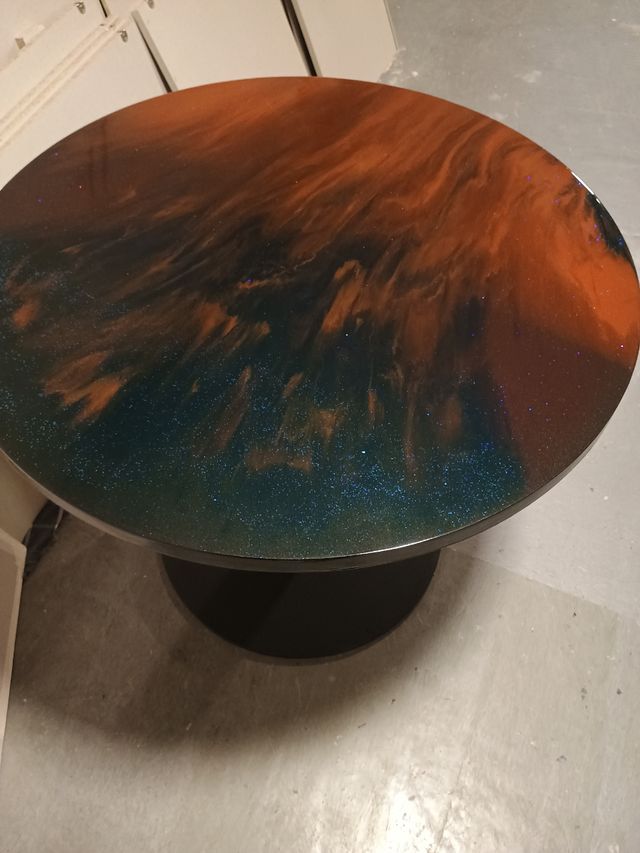 Mesa redonda resina marrón-negra