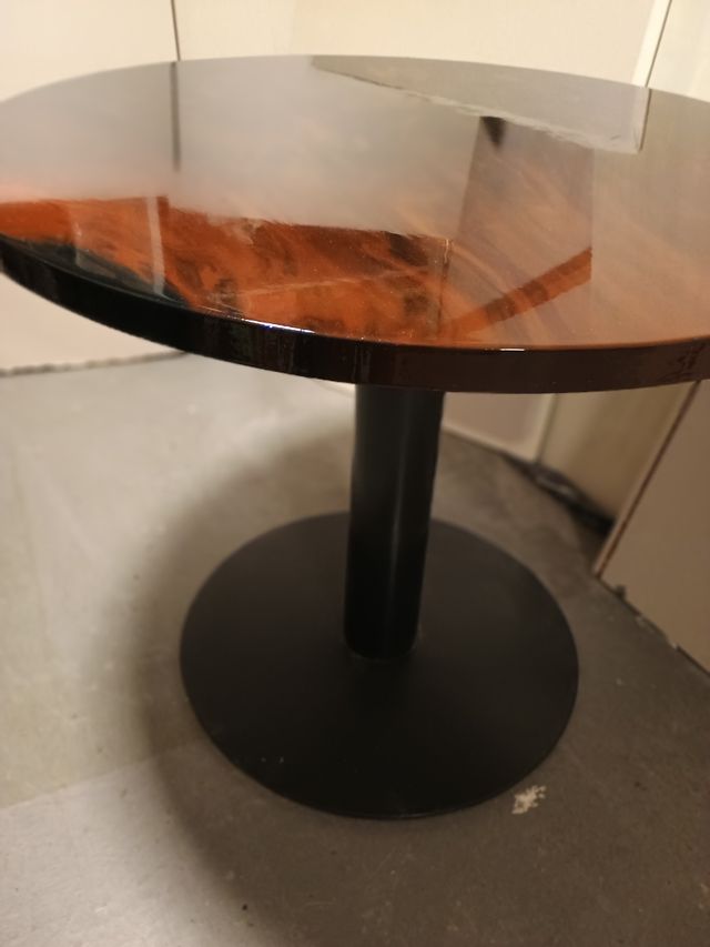 Mesa redonda resina marrón-negra