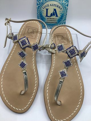 Modello piazzetta Sandali swarovski Luce Azzurra