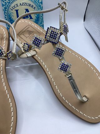 Modello piazzetta Sandali swarovski Luce Azzurra